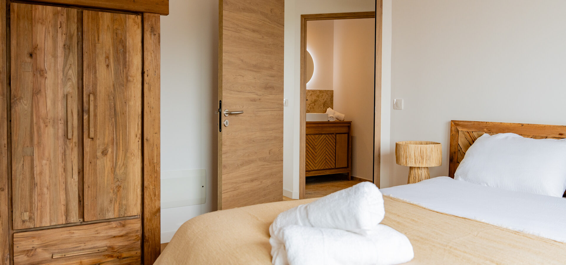 Chambre B au 1er etage avec SDB - CASA DAMICHI