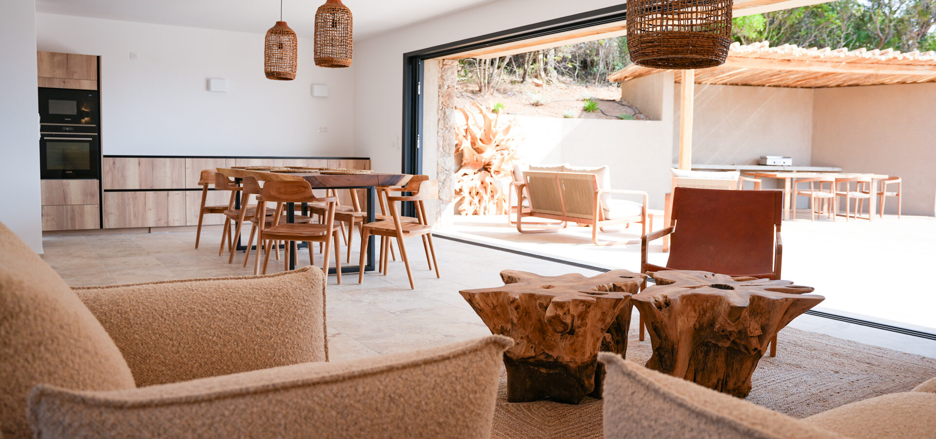 Salon vue cuisine - CASA DAMICHI